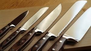 5 Pisau Dapur yang Wajib Kamu Punya Di Rumah